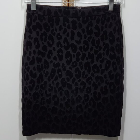 Ann Taylor Black Leopard Print Pencil Skirt Size OP - Picture 2 of 7